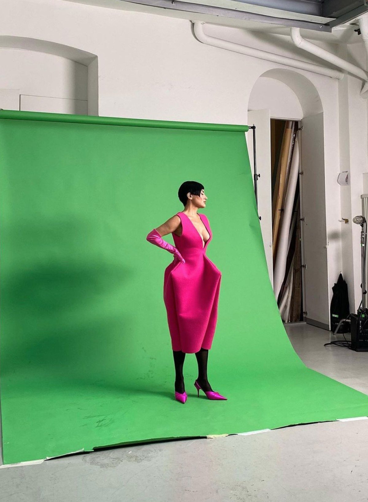 Göksel, sosyal medya hesabında yeni imajını paylaşarak dikkat çekiyor! Görenler hayrete düşüyor.