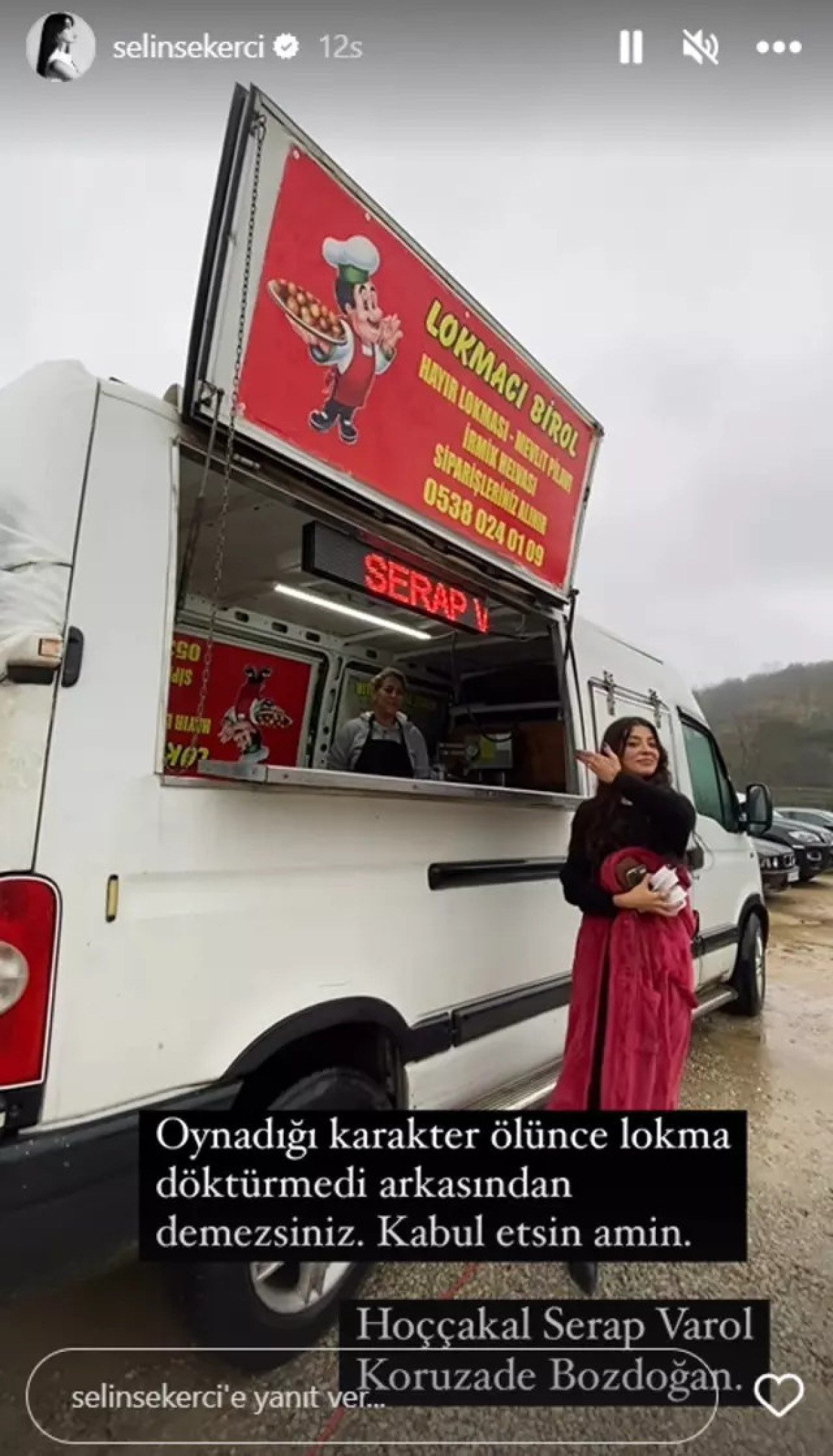 Selin Şekerci, kendi cenaze töreni için lokma dağıttı!