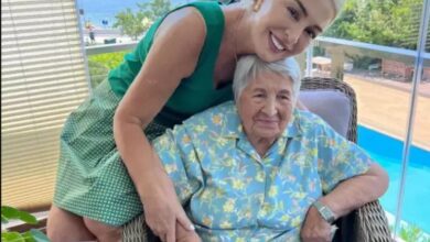 The mother of famous actress Gulenay Kalkan has passed away