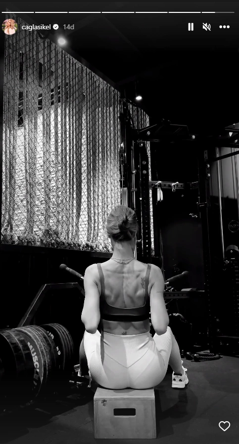 Çağla Şıkel Spor Yaparken görüntülendi