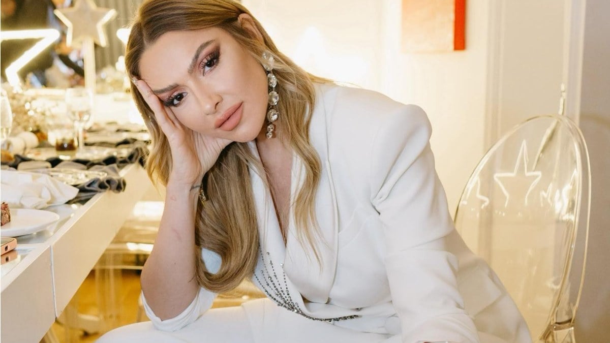 Hadise’nin nefes kesen fotoğraflarına beğeni yağdı
