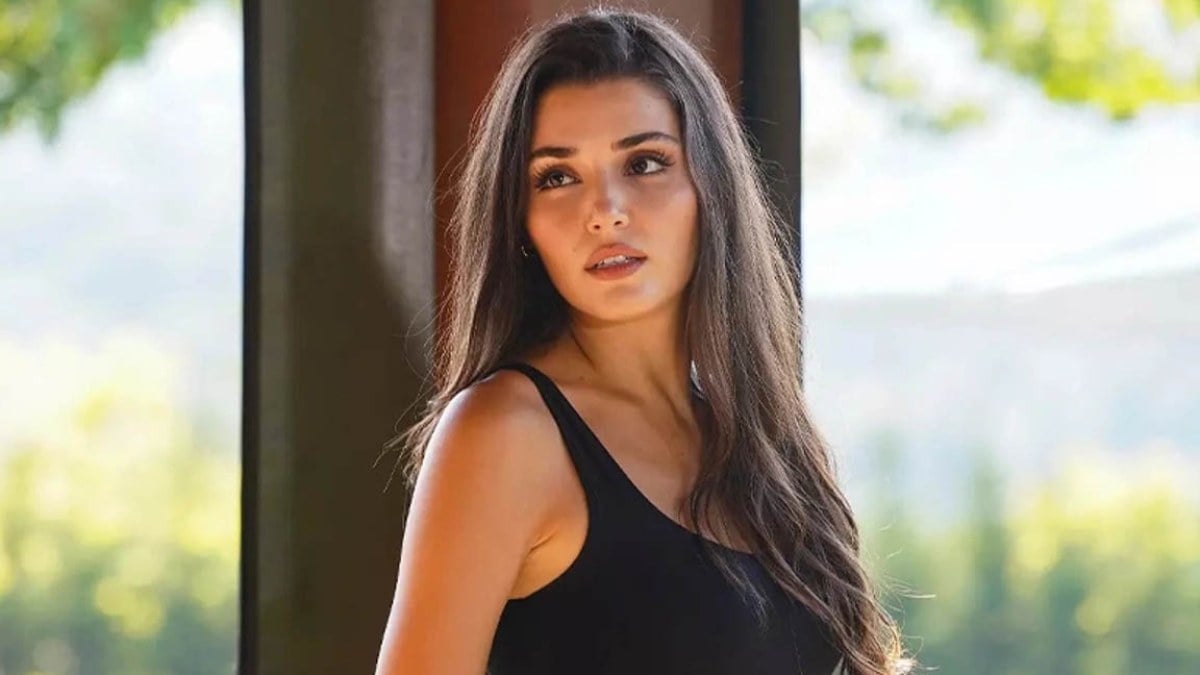 Hande Erçel Londra’da poz verdi